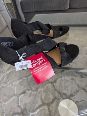 dexflex comfort Black Suede Wedge Sandals — Cross Strap Open Toe 5.5